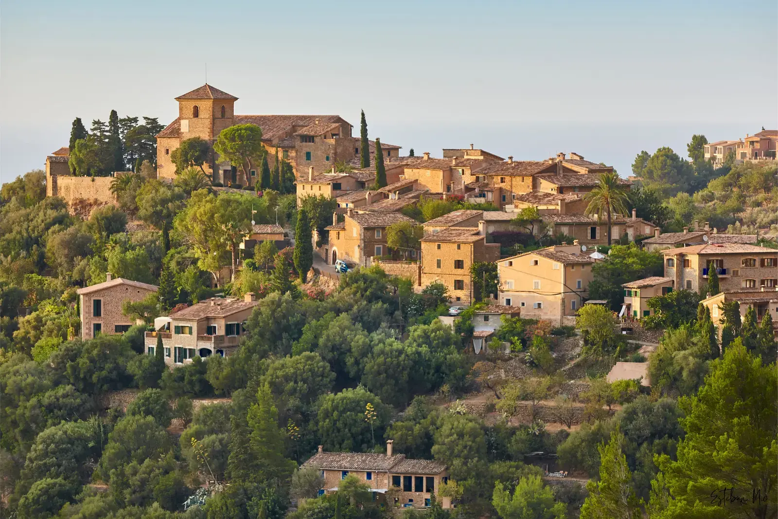 Entdecken Sie Deia: Ihr ultimativer Reisebegleiter zu Mallorcas verstecktem Paradies